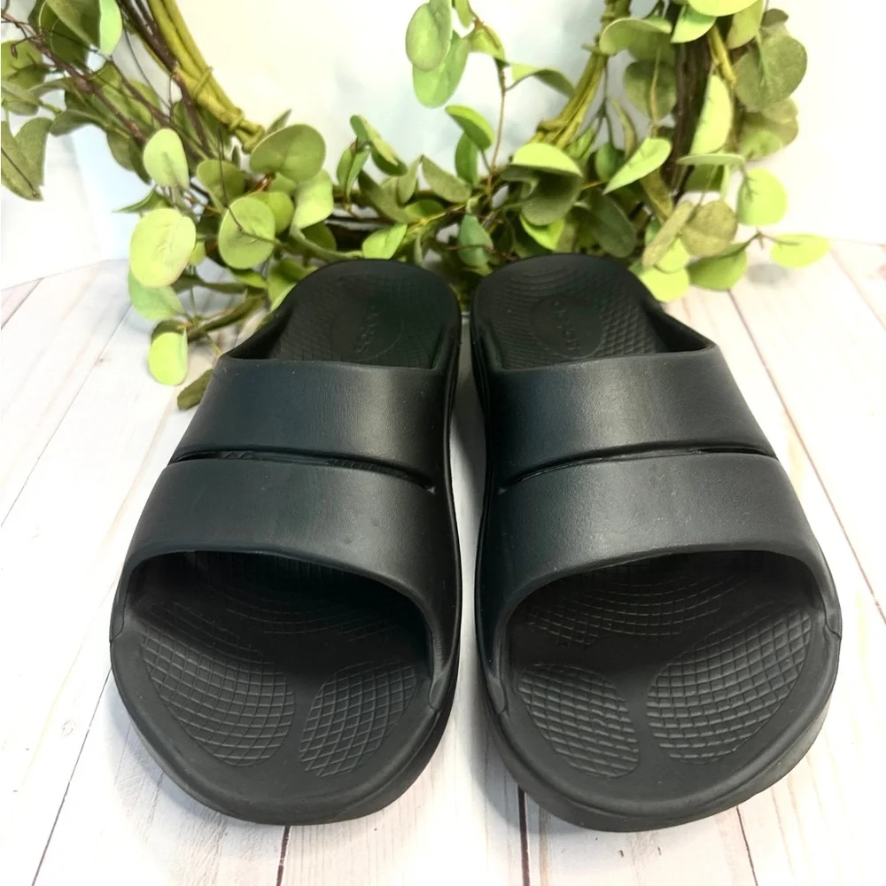 OOFOS -Unisex Ooahh Post Recovery Slide Sandal Size Women 8 /Men 6